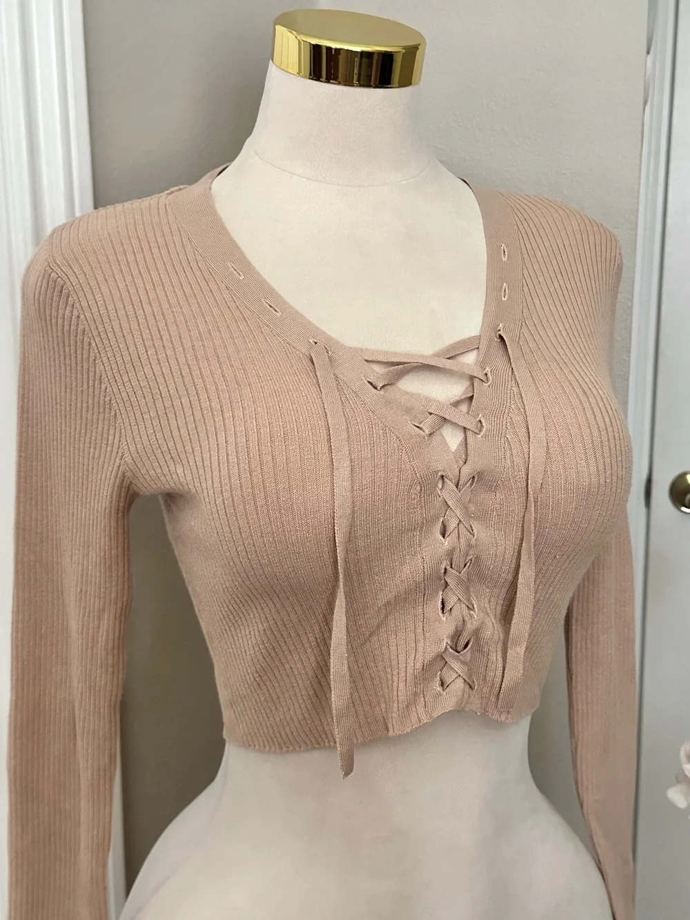 H&M Tan Beige Ribbed Lace-Up Cropped Knit Sweater Top w/ Long Sleeves Sz S